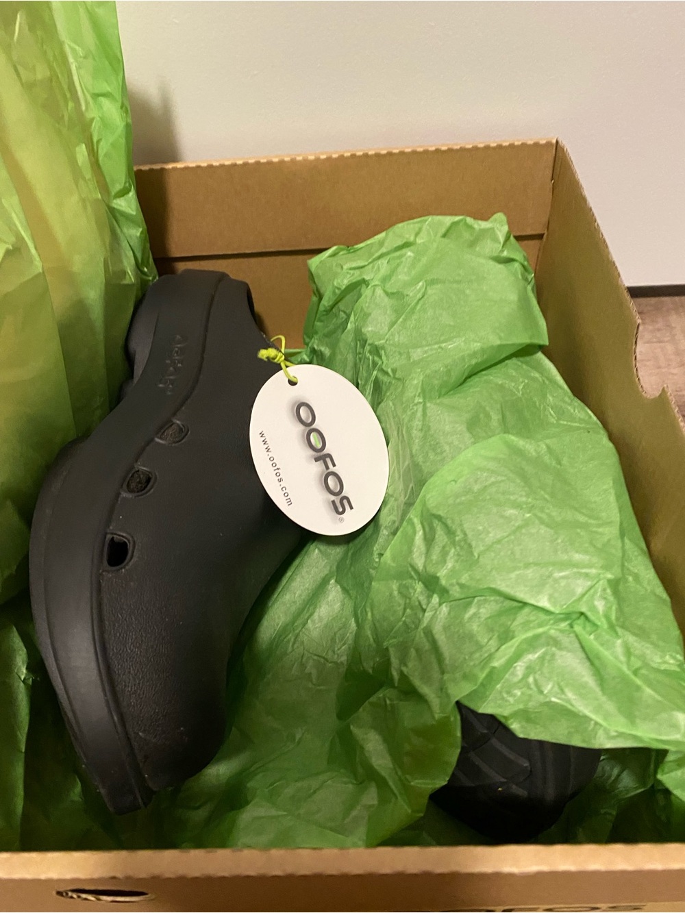 OOFOS size 10 women/8 menBlack Slip-On Recovery Clog - Picture 7 of 8